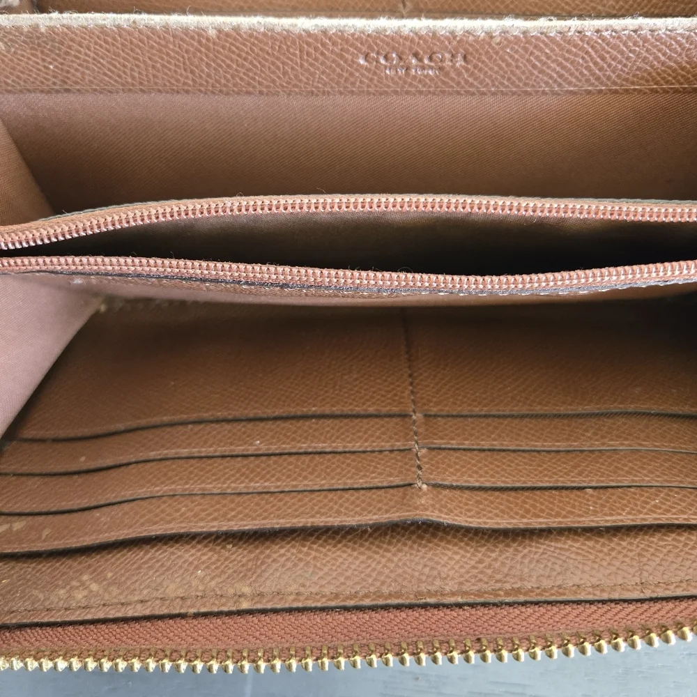 Coach Wallet - Picture 8 of 11